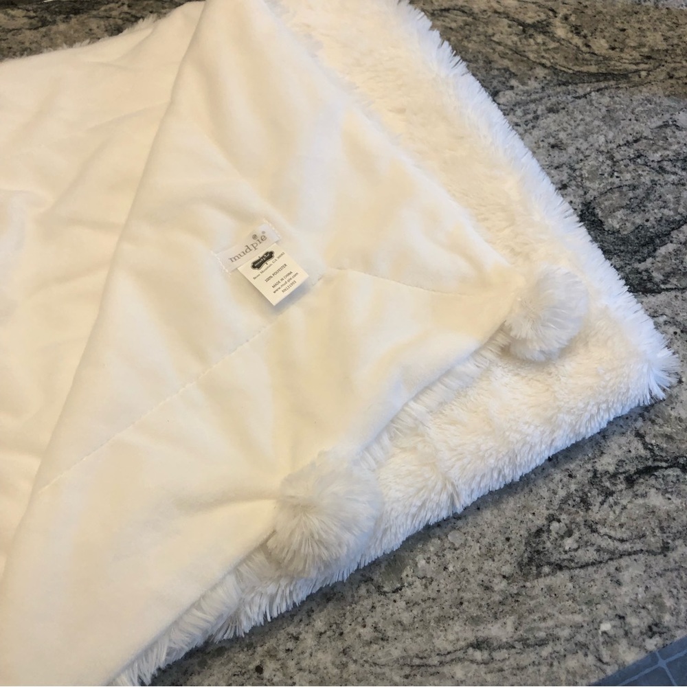 White Fluffy Mud Pie Baby Blanket